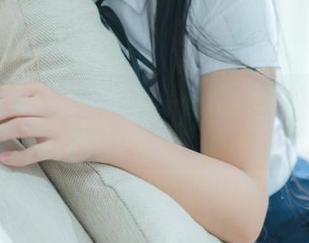 GIRLT果团网 – 当通灵儿遇上死库水：写真里的清凉一夏套图！
