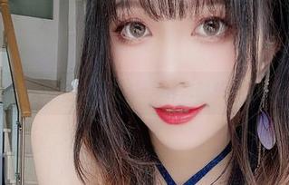 Leah梓未的图库：堕落修女的禁忌与幻想