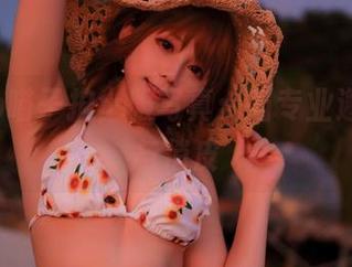 Nyako喵子护士服写真：当专业邂逅轻松与俏皮