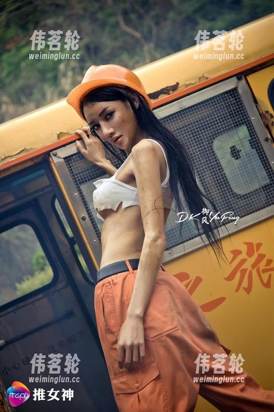 TGOD推女神-Yumi尤美 TGOD推女神 - Yumi尤美礼服在线图集中:你看到的每个细节都让我心跳加速!