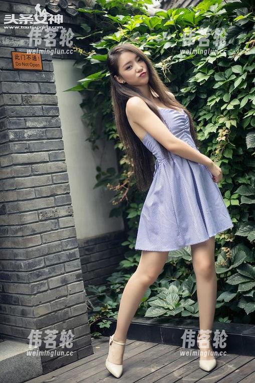 TouTiao头条女神 - 看！刘雨露最新清纯美图，仿佛从梦中走出来的女孩！