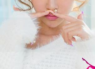 UGirls尤果网 – 高清写真集，看到张栩菲长腿的那一刻，我觉得自己有点小尴尬！