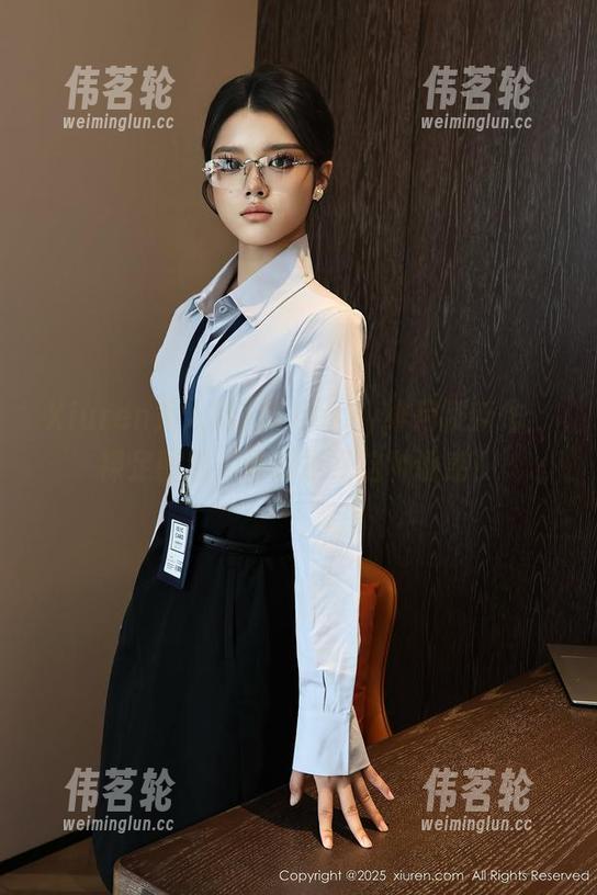 Xiuren秀人网-Cherry绯月樱 Xiuren秀人网 - Cherry绯月樱新作:裸足图包,谁能拒绝这种诱惑!
