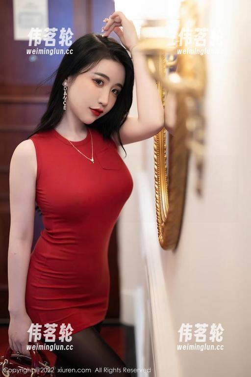 Xiuren秀人网 - 乔伊joy的裸足套图，光线和影子交错着，营造出不可言喻的美感！