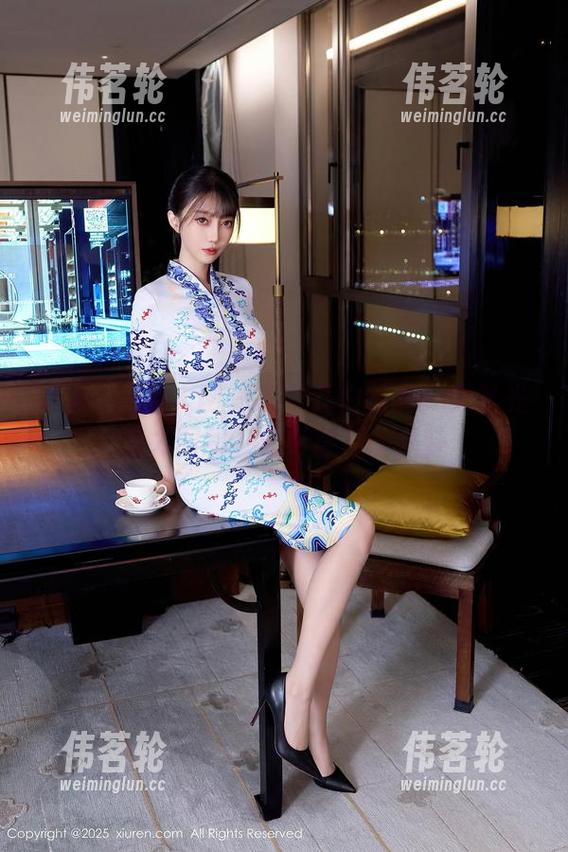 Xiuren秀人网 - 李可儿白衬衫：无圣光魅力图集，光影背后的八卦