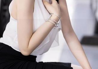 Xiuren秀人网 – 在沈蜜桃off的写真里，藏着多少温柔与可爱呀