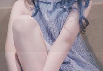 eloise软软定制的黑色，感觉像是跟秘密约会。