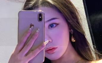 微密圈 – 不爱笑的赛琳的私拍图包：如何在‘极致的性感’中畅游人生！
