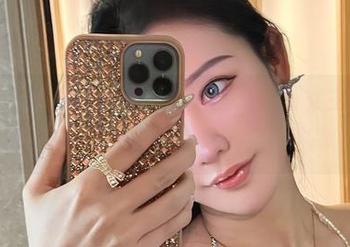 微密圈 – 不爱笑的赛琳，我们的剧情女主：走进她的写真合集，你会爱上这个故事！