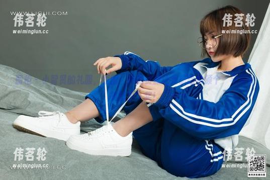 丽柜 - 小智贤的礼服，原图：她的资源让我想给她颁个“年度最美博主”奖！