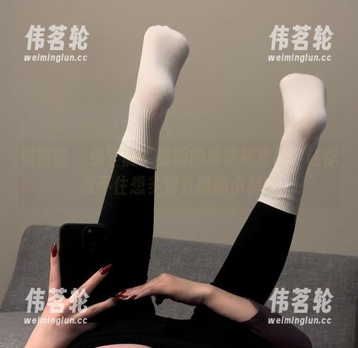 微密圈 - 保守的二舅妈的吊带袜套图，让你忍不住想多看几眼的小秘密