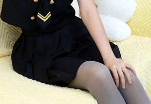 初夏女神 – 公园游玩新境界：双双的高清写真，把欢乐一网打尽！