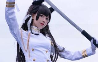 千反田鹿子的运动作品：健身房变成了画室，这肌肉和光影简直绝配！