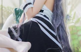 高跟鞋图包——南宫化身女王，看看她如何在这些鞋子里游刃有余。