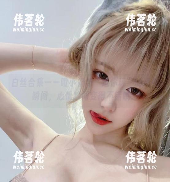 白丝合集——啾小妍与“逗你玩”的经典瞬间，心情瞬间变得不错哦！