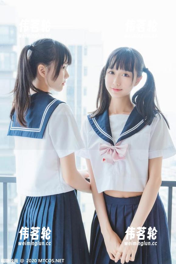 蓝色毛衣与萌娘的奇妙瞬间，喵糖映画分享一下，真是恼人又养眼！