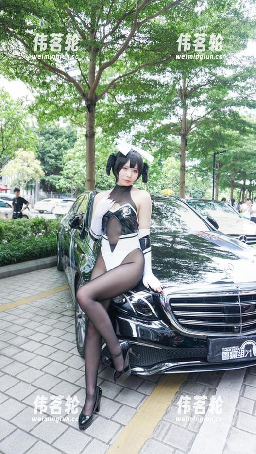 墨玉M 墨玉M的赛车梦:一场属于高雄的图片分享之旅!