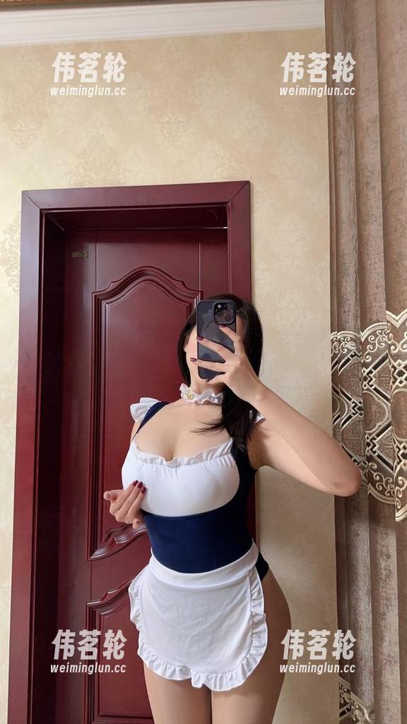 微密圈 - 奶宝妹纸的旗袍写真：高清画面里的每个细节都在说‘来啊’！