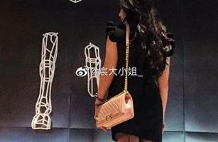 微密圈 – 宸大小姐的清纯图片，真的就像是从童话书里溜出来的