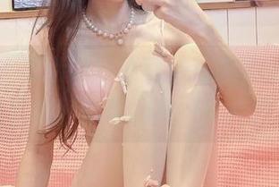 微密圈 – 更新啦！小萌子的最新图包，蕾丝性感刺激你的每一个神经！