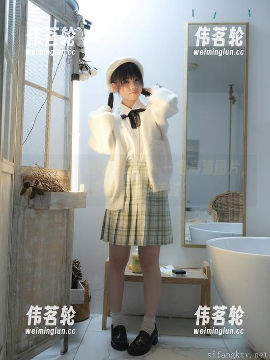 少女秩序-鹿可 少女秩序 - 鹿可与肉丝:一组高清图片,视觉享受不容错过!