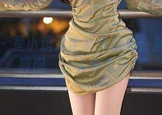 尤蜜荟 – 是小逗逗全新体操服：图包里的原图，让人想多了！