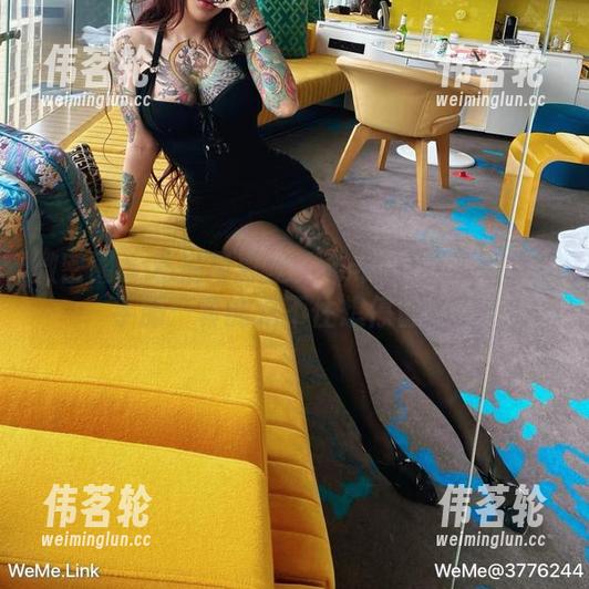 希希Gina 微密圈 - 私房写真里的希希Gina和她的水手服:真的忍不住想停留一刻