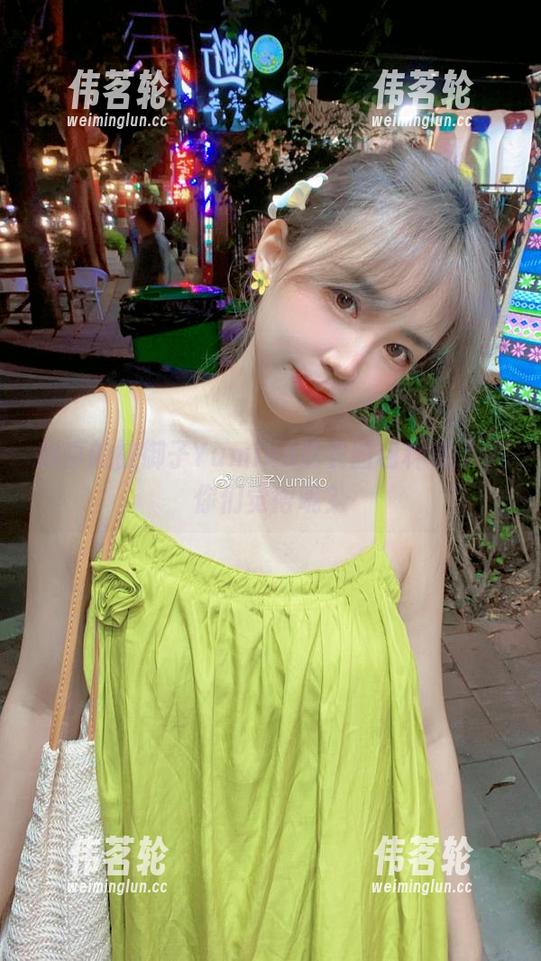 御子Yumiko 我真的被御子Yumiko皮衣图包种草了,你们觉得呢?