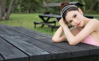 推女神 – 带你走进“欧尼anne”的毛衣高清图册，感受那种温暖的触感。