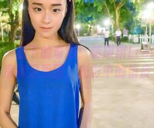 推女神 – 足下的奇妙：萌琪琪Lrene的私房裸足原图，光影中的俏皮