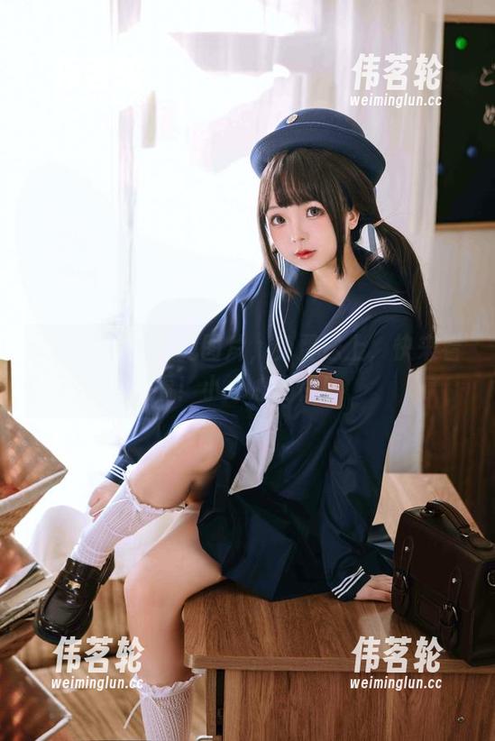 日奈娇的小白兔图片，免费送上，快来看看！小心心怦怦！