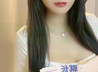 微密圈 – 写真里的是可馨耶：那些油亮曲线让我心跳加速！