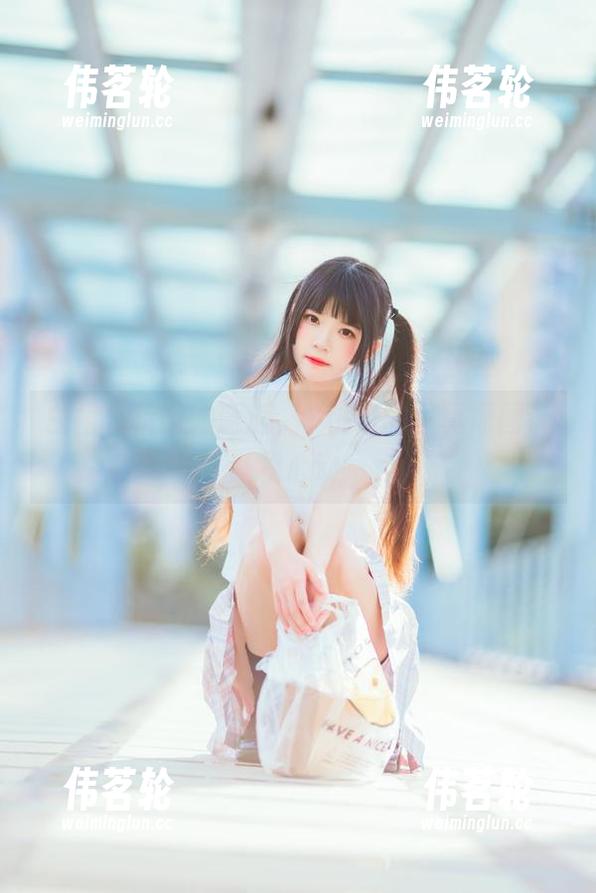 白裙与朝阳的邂逅，桜桃喵的写真原图让我心动