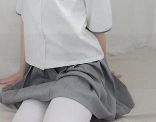 放松心情，观看森萝财团黑丝女仆的日常瞬间