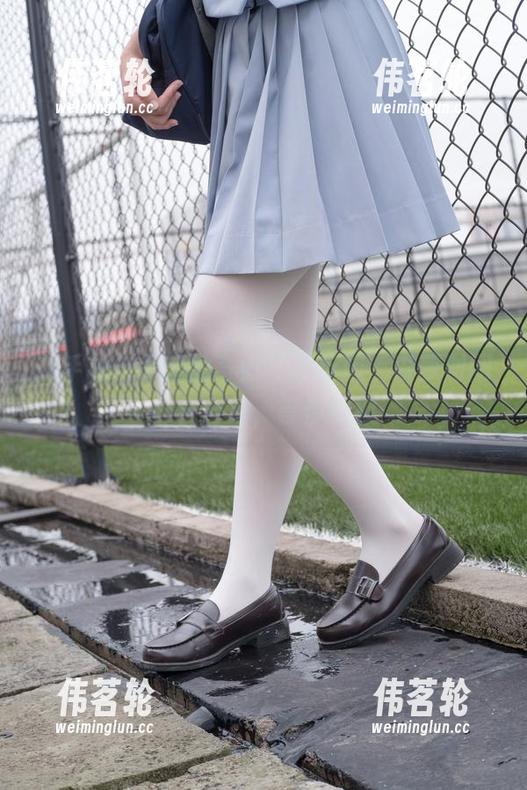 森萝财团 玩手机与黑丝的奇妙化学反应,森萝财团分享合集,等你来撩