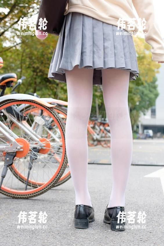 森萝财团 森萝财团黑丝图包:少女们的时尚秀,心跳加速中!