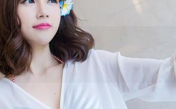 爱蜜社 – 今天的惊喜！乐薇Vivi最新温柔图包，浑然一体的灵动。