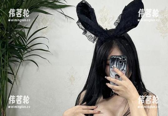 微密圈 - 写真合集里的猪饲料女神，镜头下的神秘吸引力！