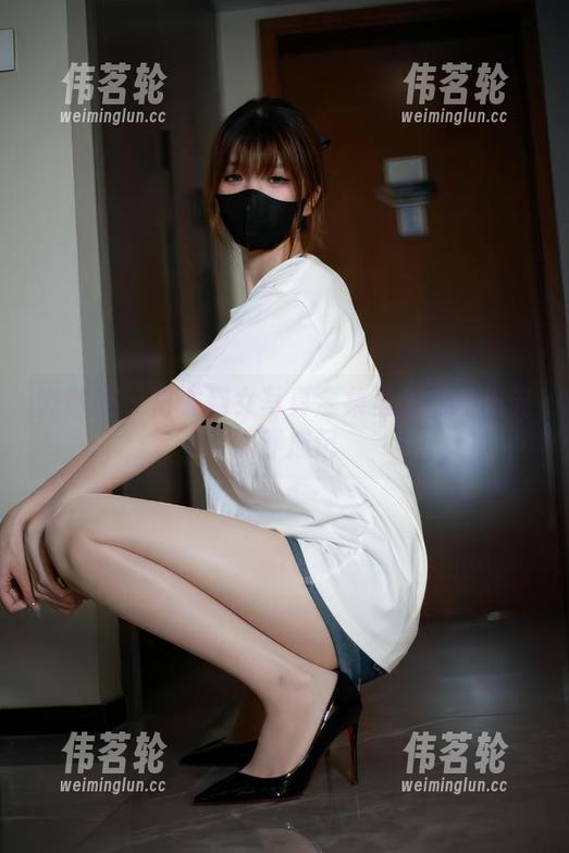 白龙猫女 微密圈 - 白龙猫女写真全集里藏着的珠光袜养成记