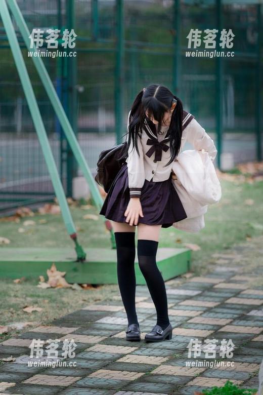 神乐坂真冬 想要一袭水手服?神乐坂真冬的免费版瞬间下载!快来!