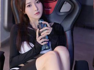 秀人网 – 作品新解：Candy糖糖的剧情，你想不到的原图角度！