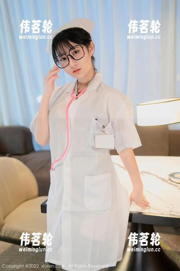 秀人网-Elise谭晓彤 秀人网 - 看!Elise谭晓彤的JK写真在风中摇曳,连影子都在眨眼。
