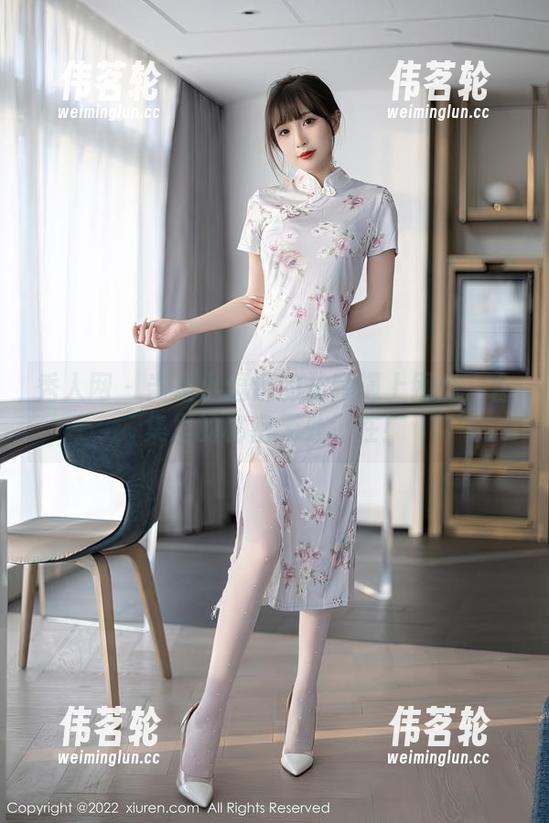 秀人网 - 当是小逗逗的长腿遇上网盘：合集里的秘密无处不在！