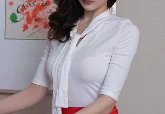 秀人网 – 定制内衣大揭秘！李若汐写真里的美好，简单又令人心动。