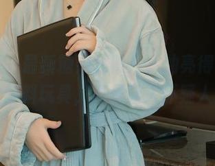 秀人网 – 最新糖果儿照片，油亮得像新出厂的塑料玩具，真是让人怀疑人生。