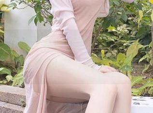秀人网 – 雨瞳Yoyo女友特别版：让你的网盘也湿润起来，快去下载吧！