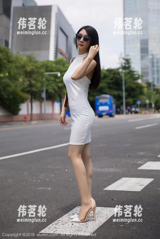 秀人网 - 红裙下的龙女sunny：免费写真，瞬间又被她的风格吸引了