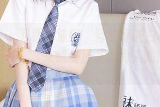 袜啵啵 – 下载小沫的“自然穿脏白棉袜（花絮版）”，来感受那些不为人知的瞬间。