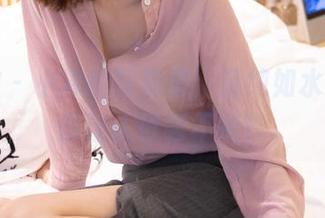 袜啵啵 – 小淳的写真集：清纯如水，资源却让人欲罢不能！