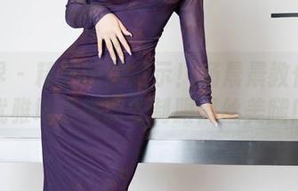 语画界 – 精选原图展示！杨晨晨教你如何优雅地穿搭职业制服黑丝美腿！